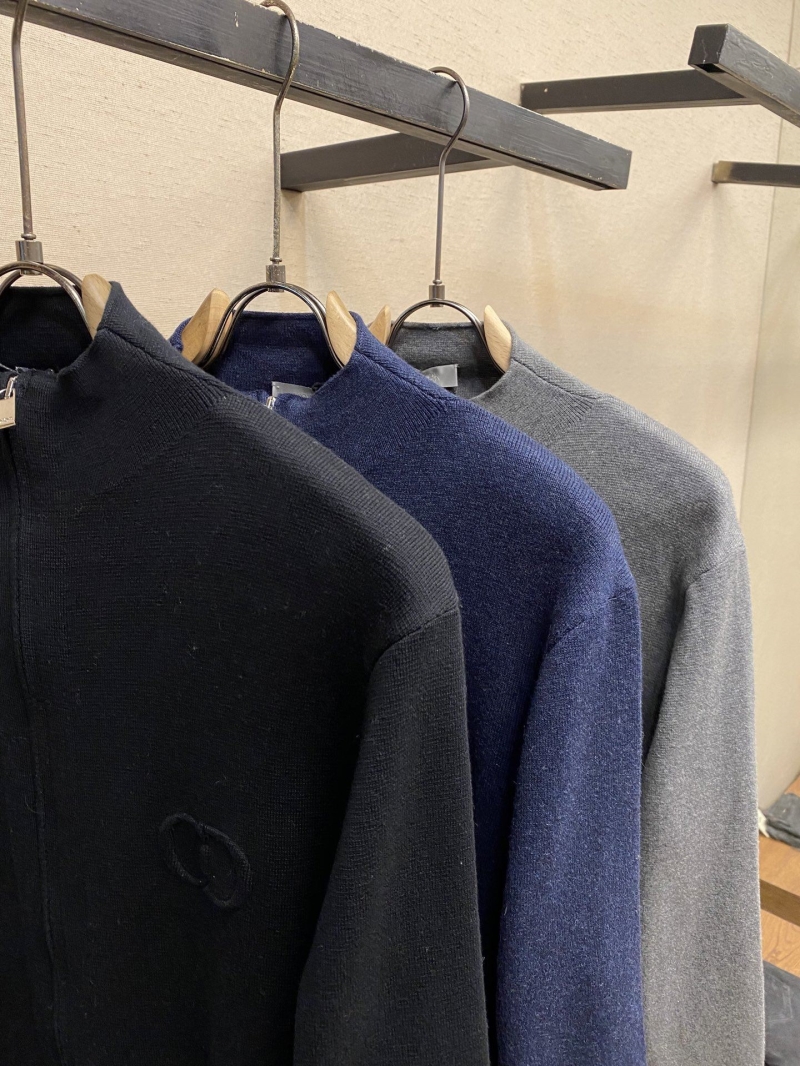 chr1st1an D10r sweaters